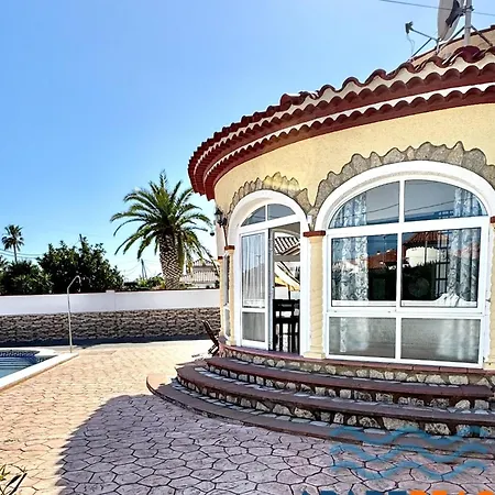 Holiday home Apartbeach Casa Tania Con Piscina Y Barbacoa Cerca De Playa