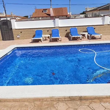 Casa Con Piscina Y Barbacoa *